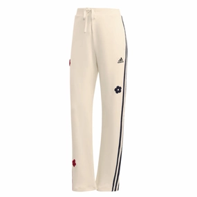 adidas - Women's Chenille Flower Patches 3-Stripes Jogger (IC8697) Flexible Knee Panels