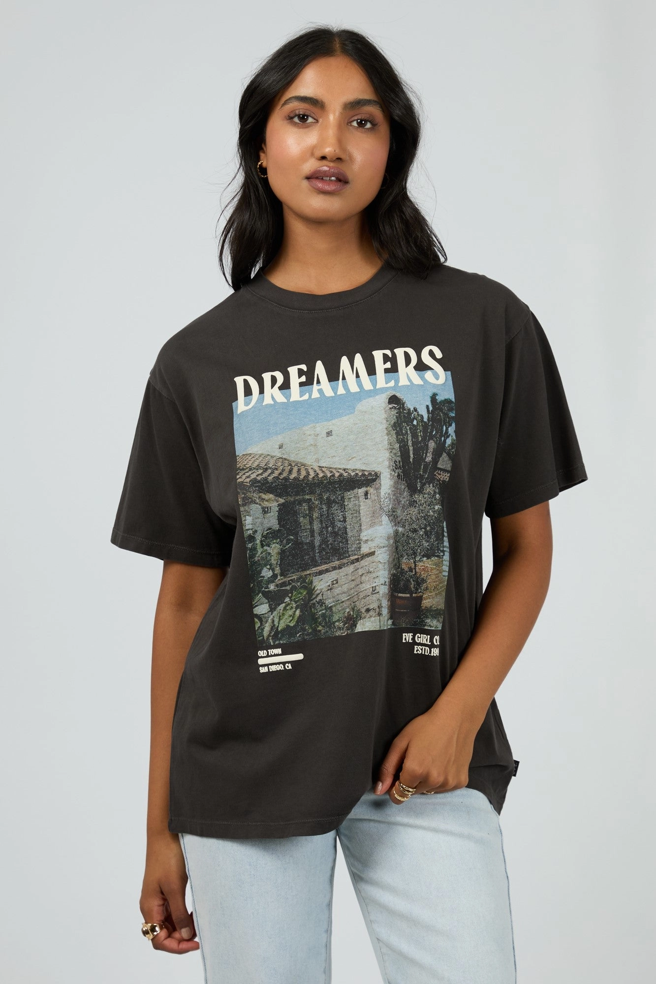Everyday Fashion Look Yarn Dyed Fabric All About Eve San Diego Dream Oversized Tee Washed Black