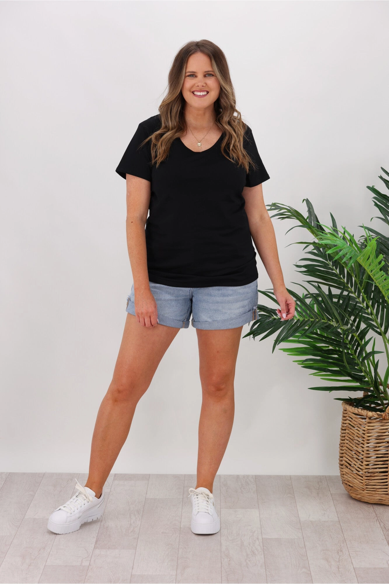 No-Shrink Fabric Quick Access AS Colour Bevel V-Neck Tee Black