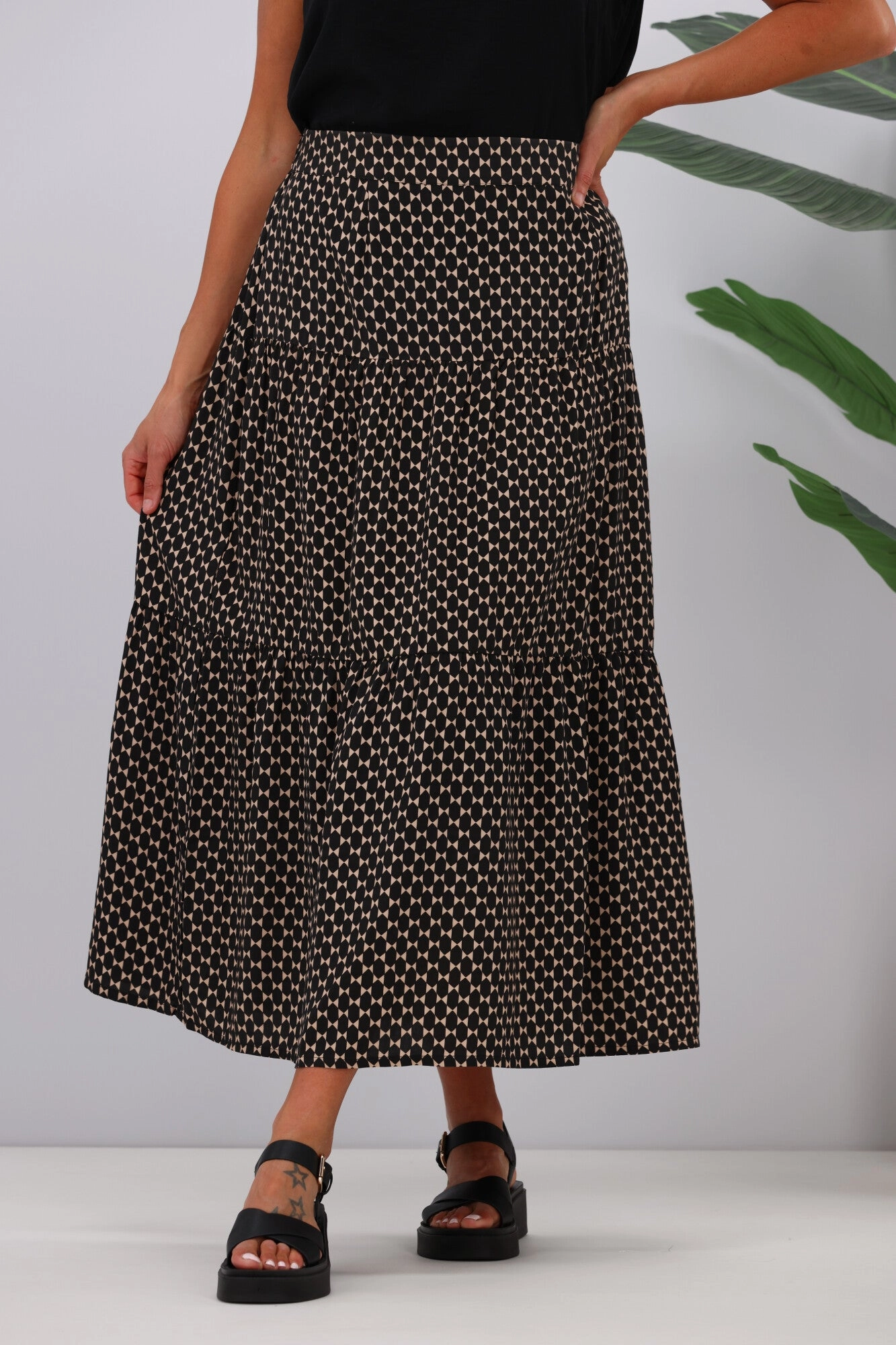 Drawstring closure Timeless Touch Gloss by Shine On Lucerne Tiered Maxi Skirt Black Natural Geo