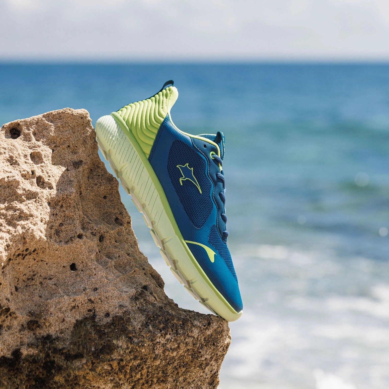 Retro Inspired Silhouette Baltic Sapphire Lime