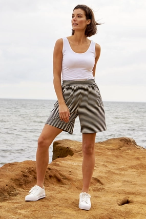 Wide Leg Silhouette Bonded Seam Technology Betty Basics Harvard Short Cream & Black Stripe