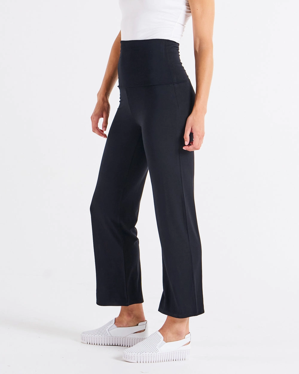 Soft and Flexible Chic and Stylish Betty Basics Houston Bamboo Relaxed Pant Black