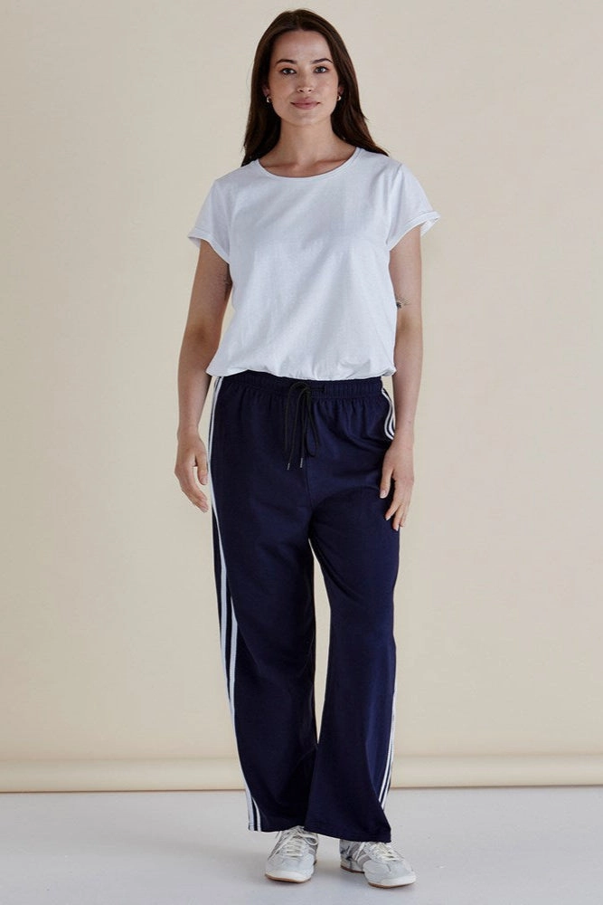 For Men Seamless Design Urban Cool Betty Basics Nikki Relaxed Cotton Jogger Navy