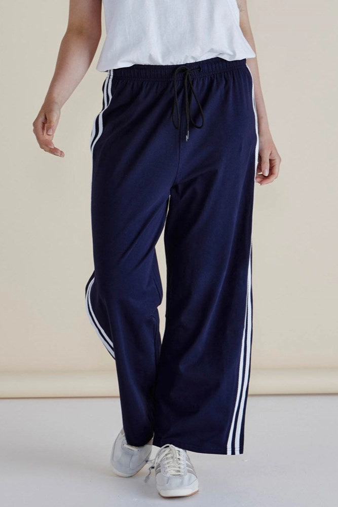 Light Stretch Betty Basics Nikki Relaxed Cotton Jogger Navy