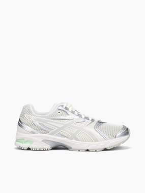 Slip Resistant Outsole Gelds Trainer Cream Fossil mesh