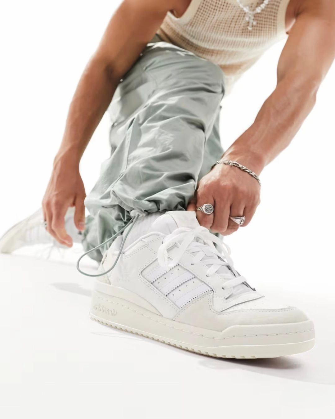 Forum Low White Grey leather Arch support