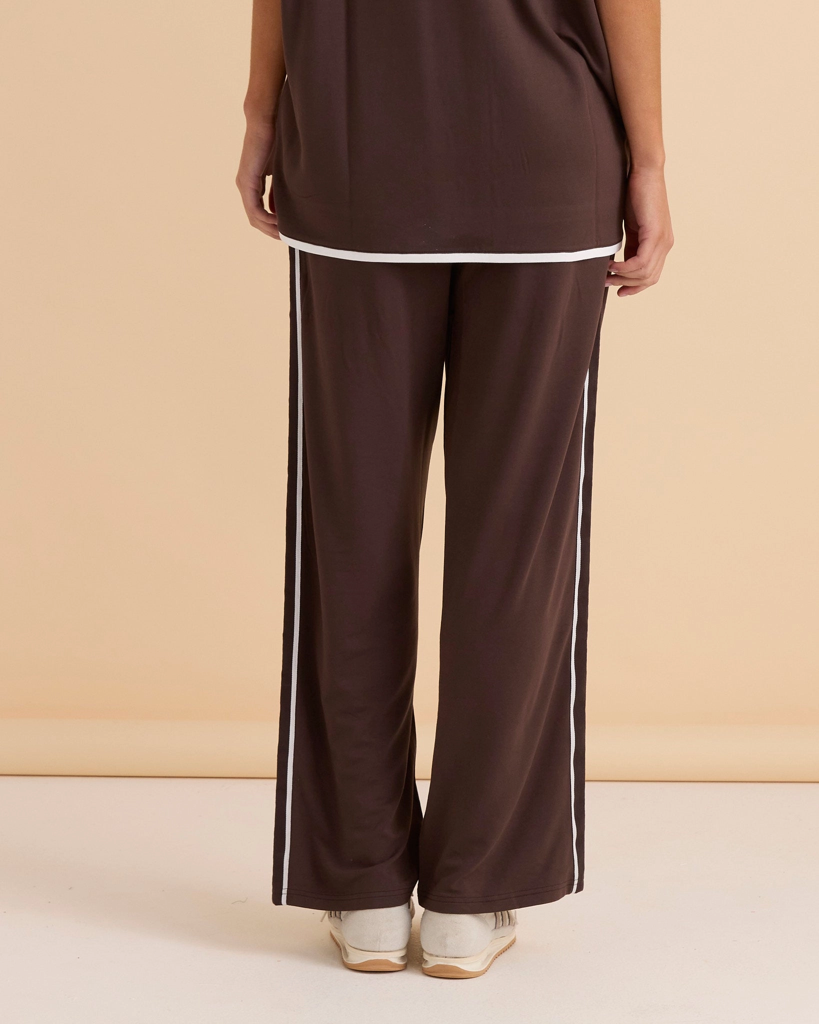 Betty Basics Evelyn Wide Leg Jogger Chocolate Skin Friendly Casual Wearer Full-Length Wear