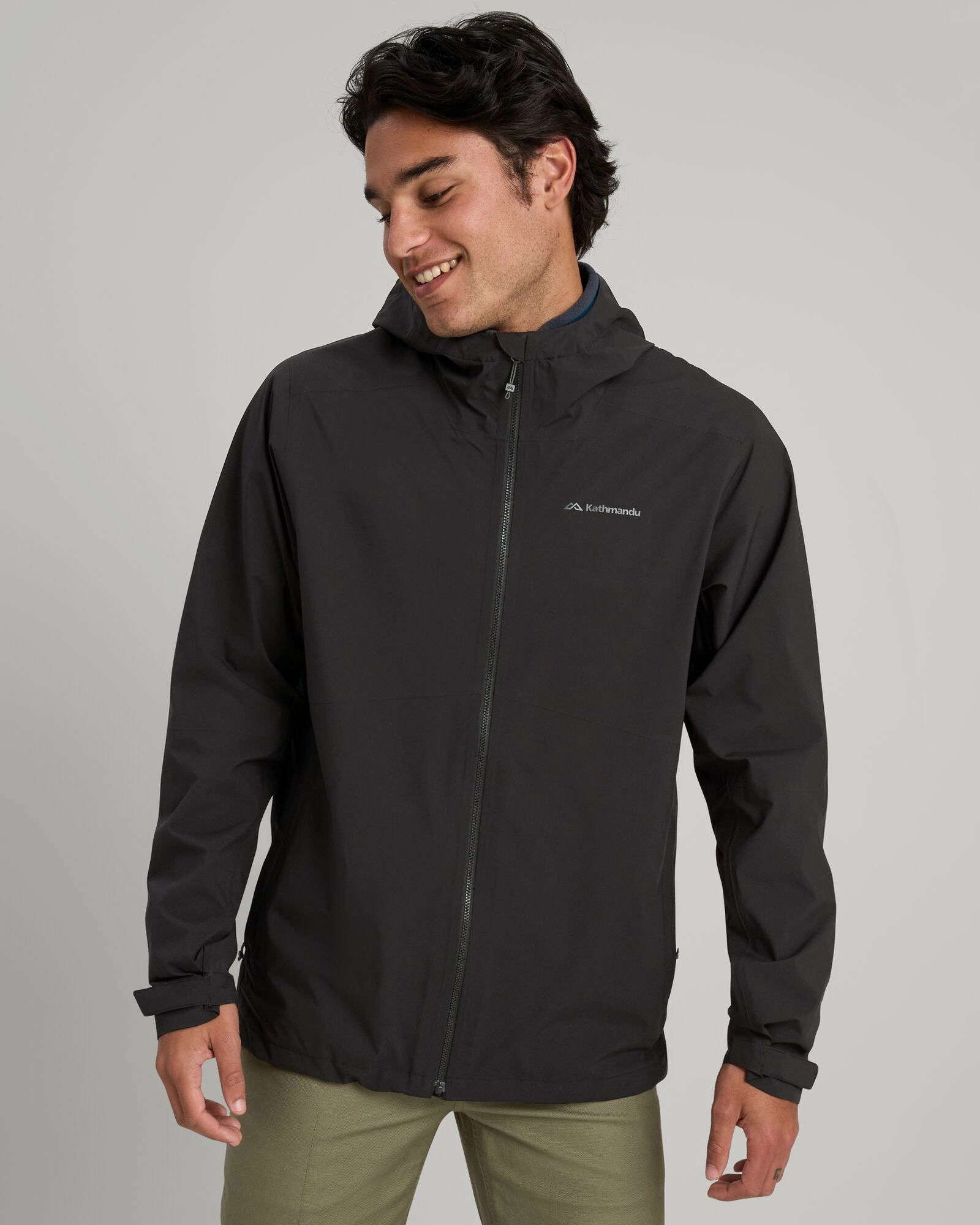 Structured Casual Fit Thermoplastic Elastomer Trim Men's Trailhead Stretch 2.5-layer Rain Jacket - Black Stingray