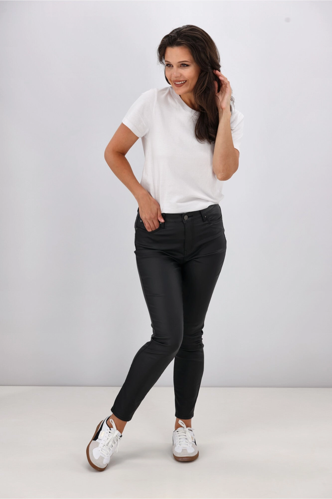 Lightweight Material City Walk Perfect Fit Wakee June Wet Look Denim Black