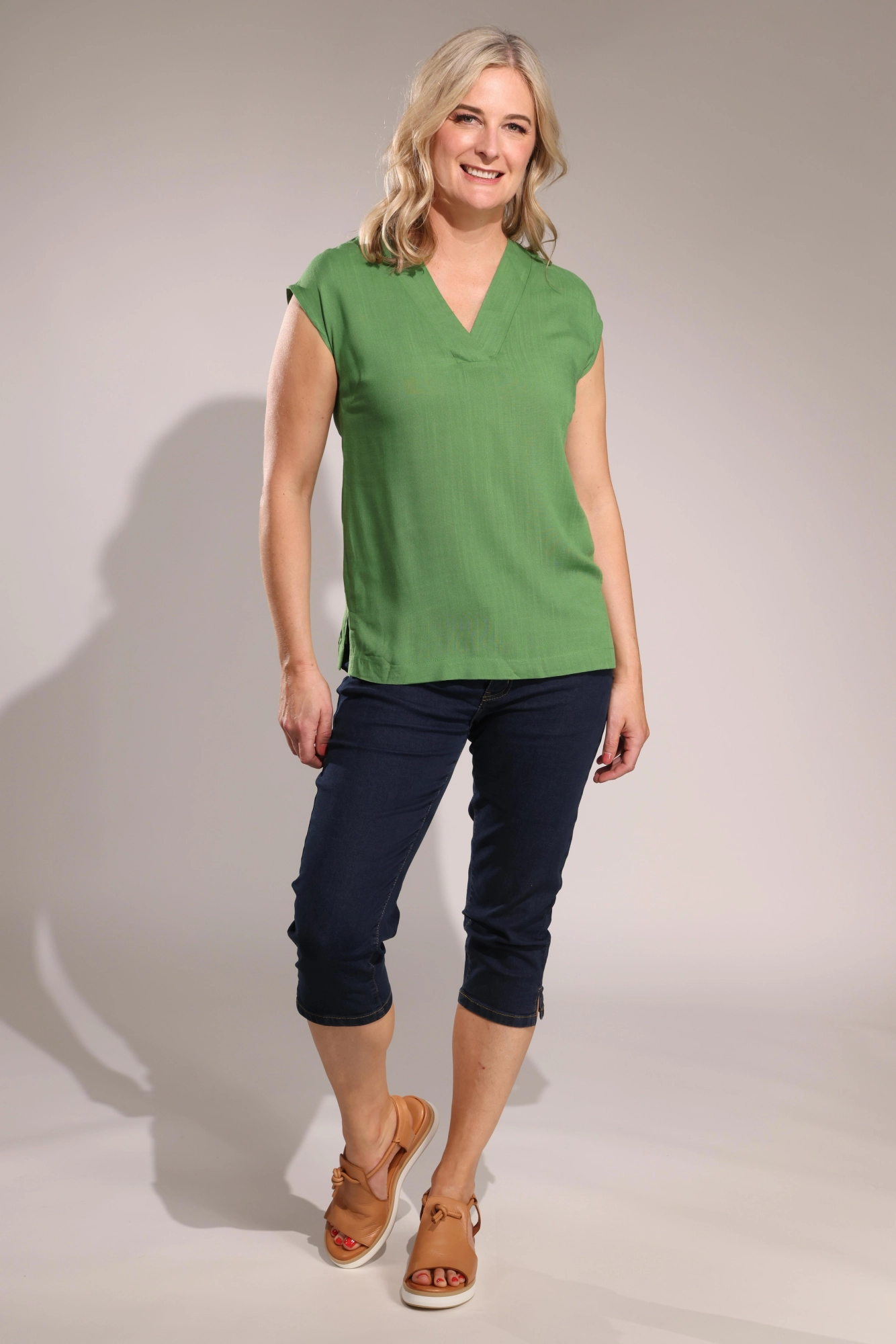 Twin Lakes Denim Mid Calf Jeans | Black | 6504A1 Easy Fit