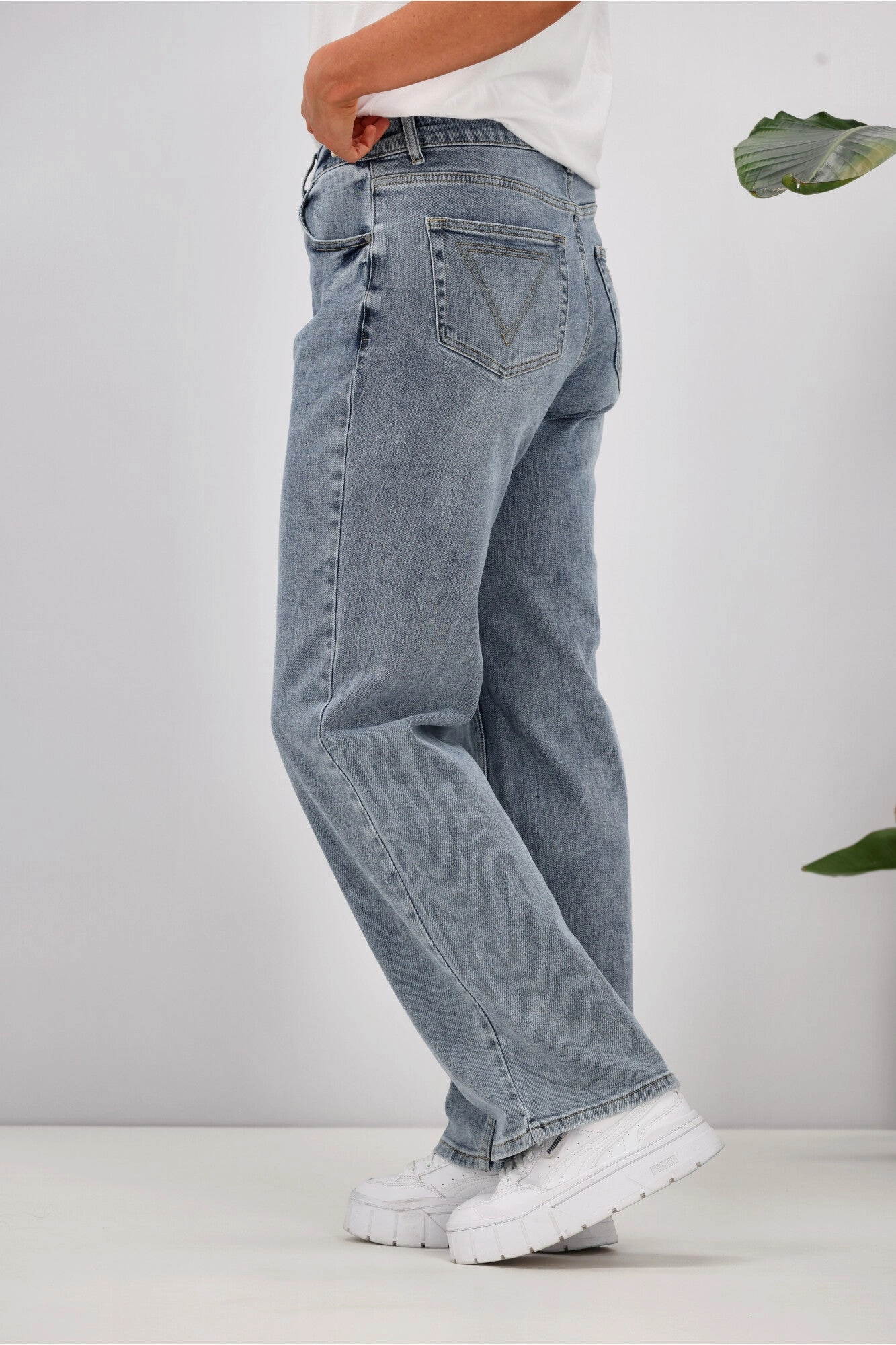 Shine On Label Atlas Relaxed Fit Jean Washed Blue Motion Ready Layering Essential