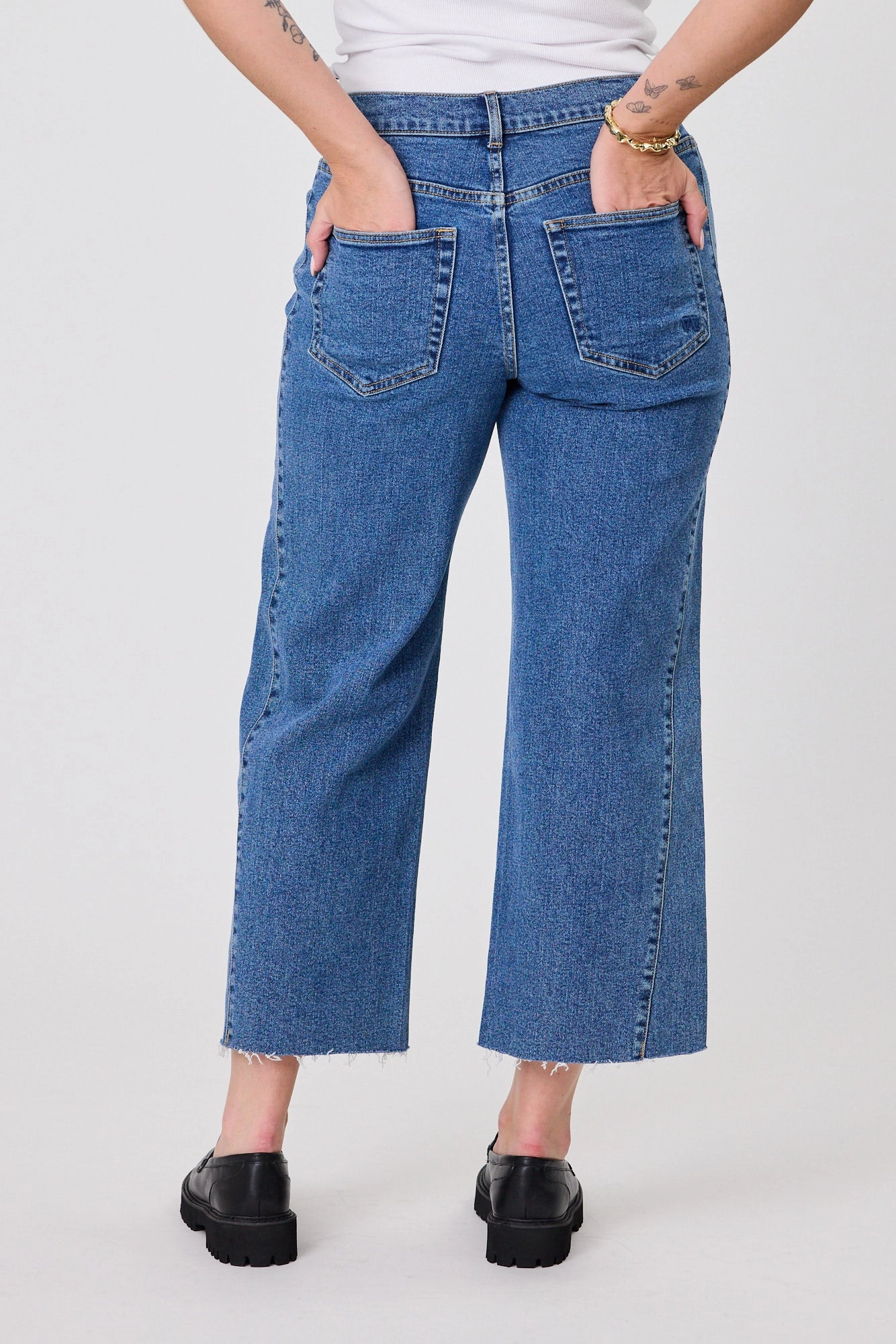 Shine On Label Stellar High Rise Side Panel Wide Leg Jean Airport Travel Active Lifestyle