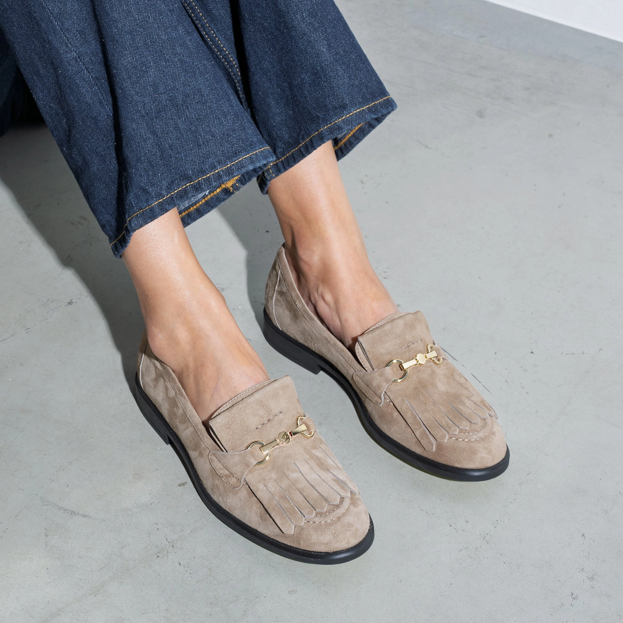 Vend?me Lave taupe suede loafers Cross Teaming Office Prep