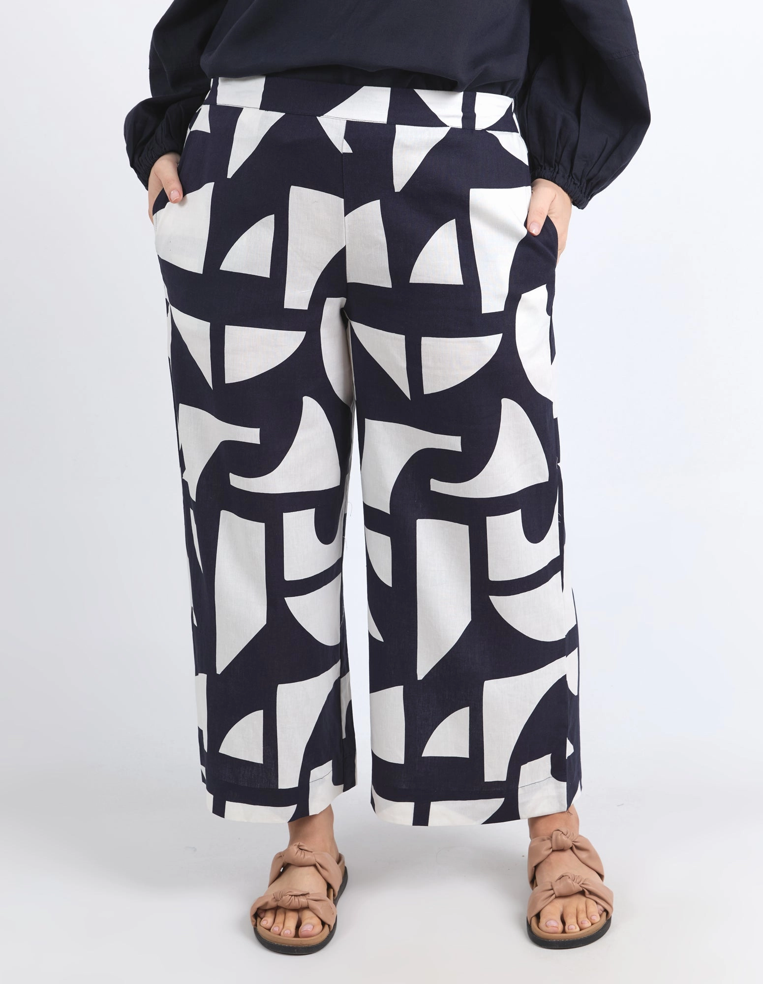 Elm Dali Abstract Pant Midnight Abstract Print Elastic Fit