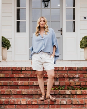 Elm Emma Relaxed Denim Short Vintage White Quick Slip