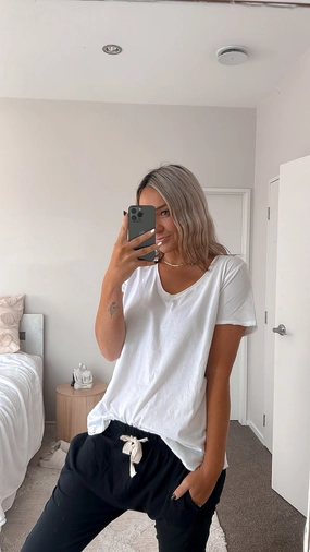 Elm Fundamental Vee Tee White Quick Fit Design