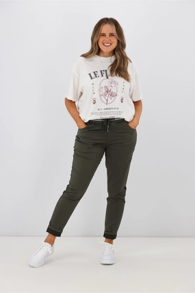 Four Way Daily Routine Ultra Light Weekend Trip Elm Margo Jogger Khaki