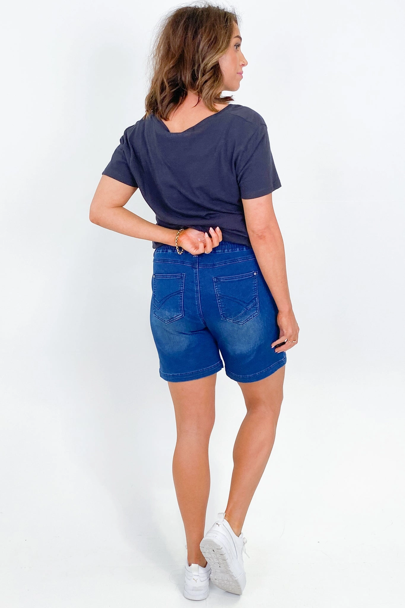 Elm Status Denim Short Dark Blue Denim Quick Motion