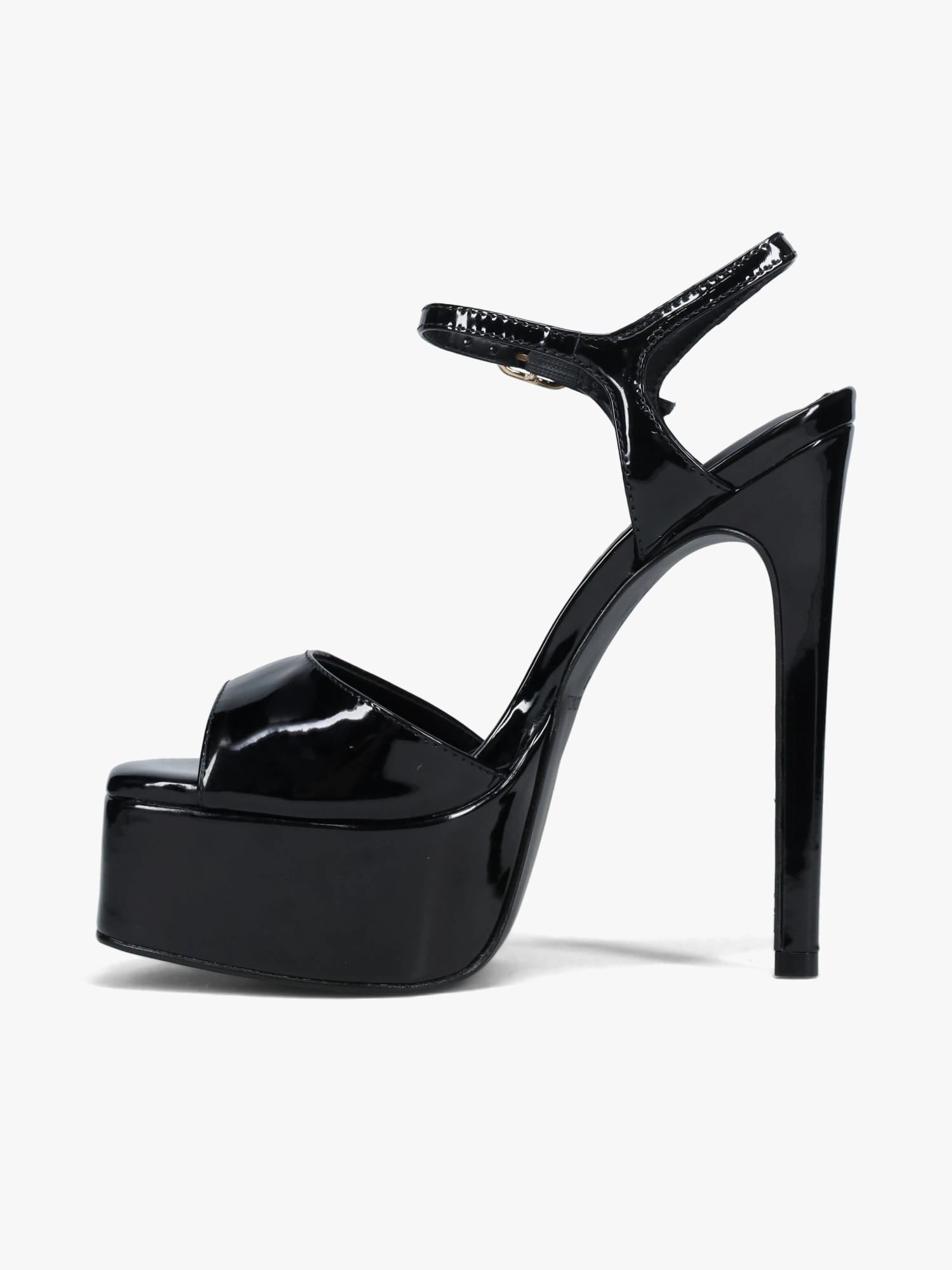 Comfortable Buckle Carlota Black Patent