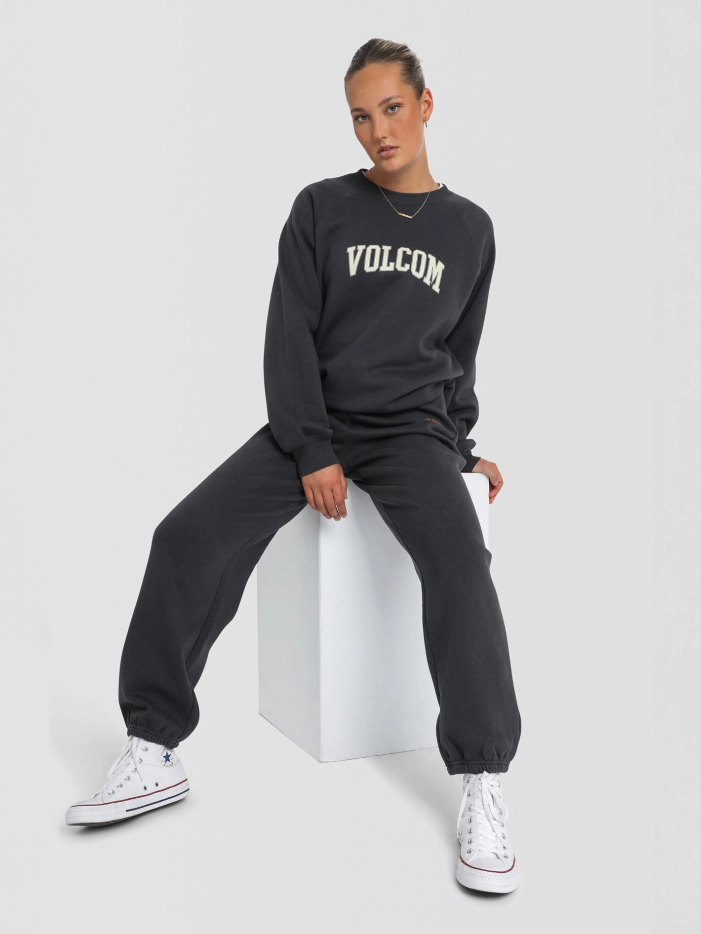 Chilly Day Wear Volcom Get More Trackie Black
