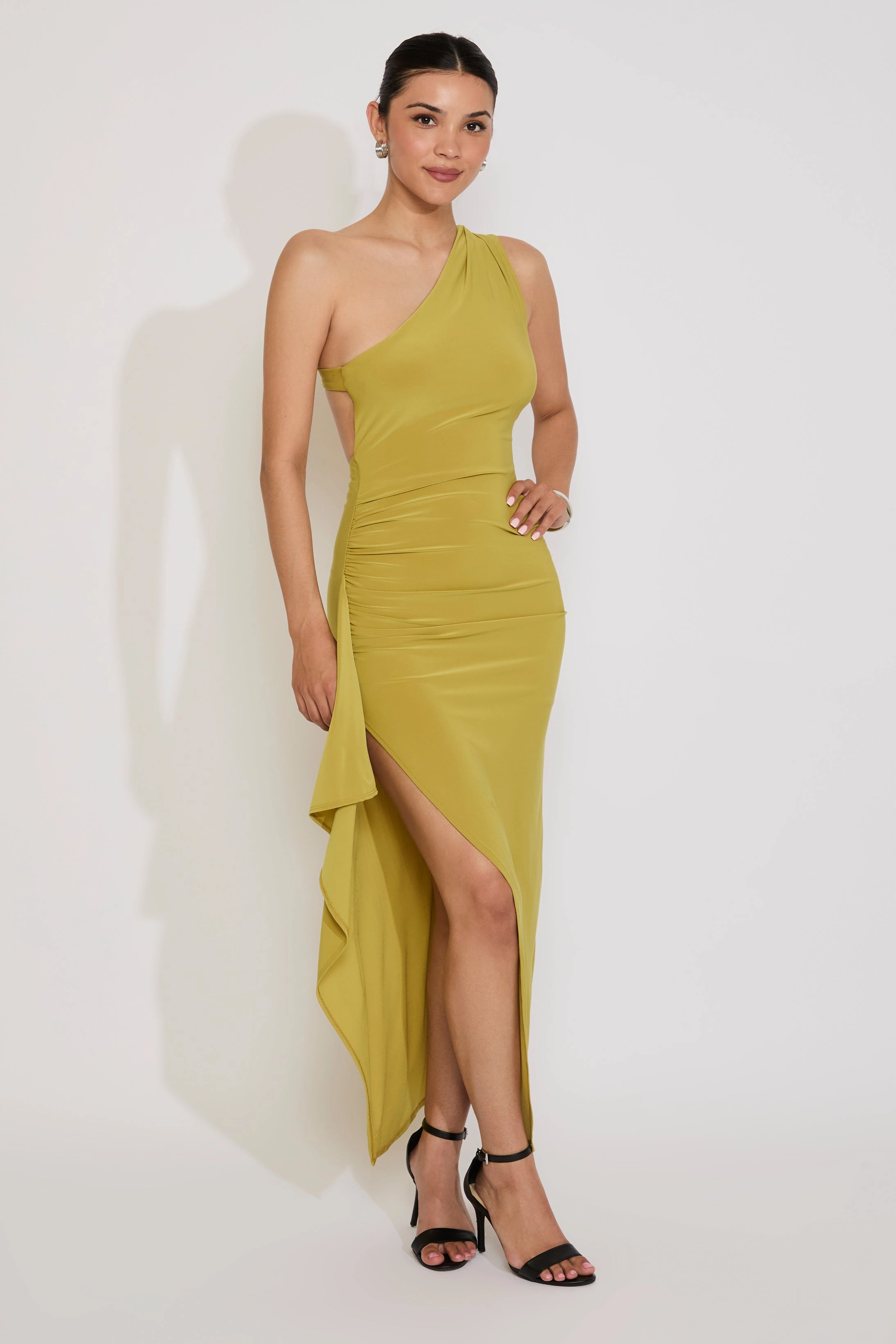 ONE SHOULDER SHIRRED MAXI DRESS Mid layer