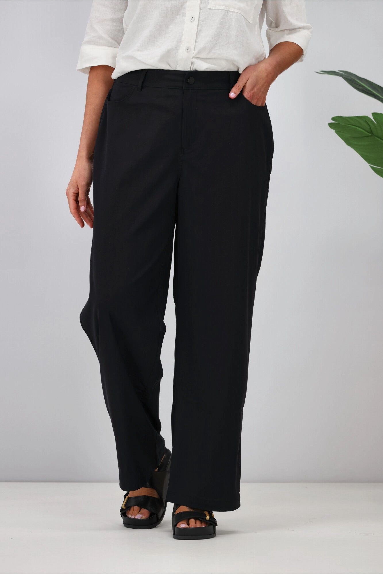 Moisture Wicking Technology Seamless Design Active Lifestyle Skechers Slip Ins 4 Pocket Pant Black