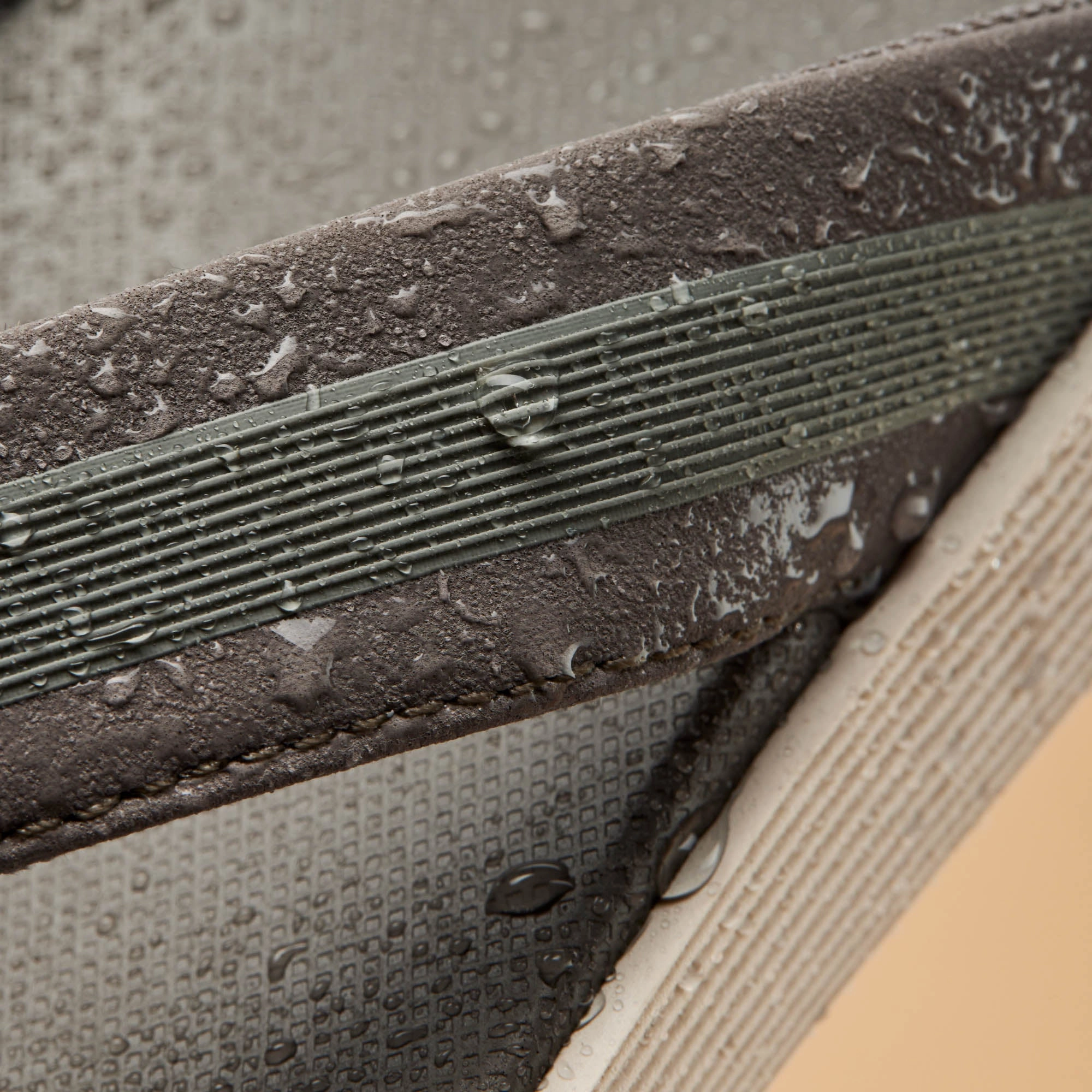 Leeward - Graphite Water Resistant Design