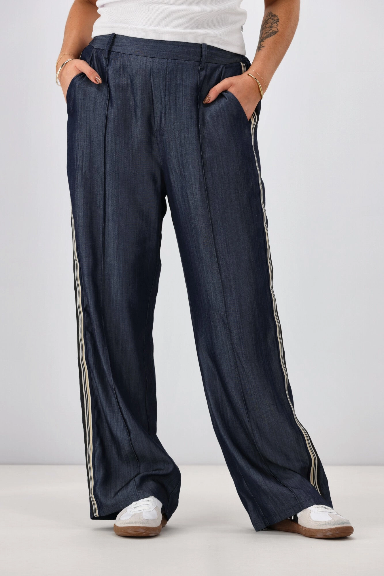 Shine On Label Maize Chambray Wide Leg Pant Indigo Rubberized Waistband Edge Morning Jog Shape Retain
