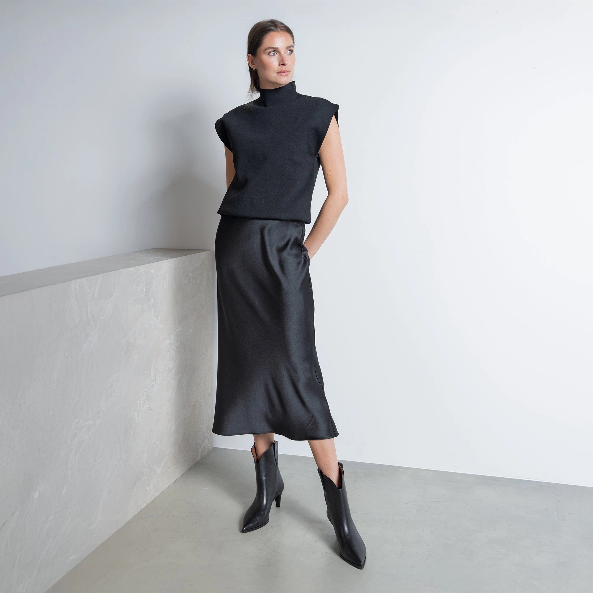 Vend?me Louane black calfskin leather boots Stability Base Comfort Tongue