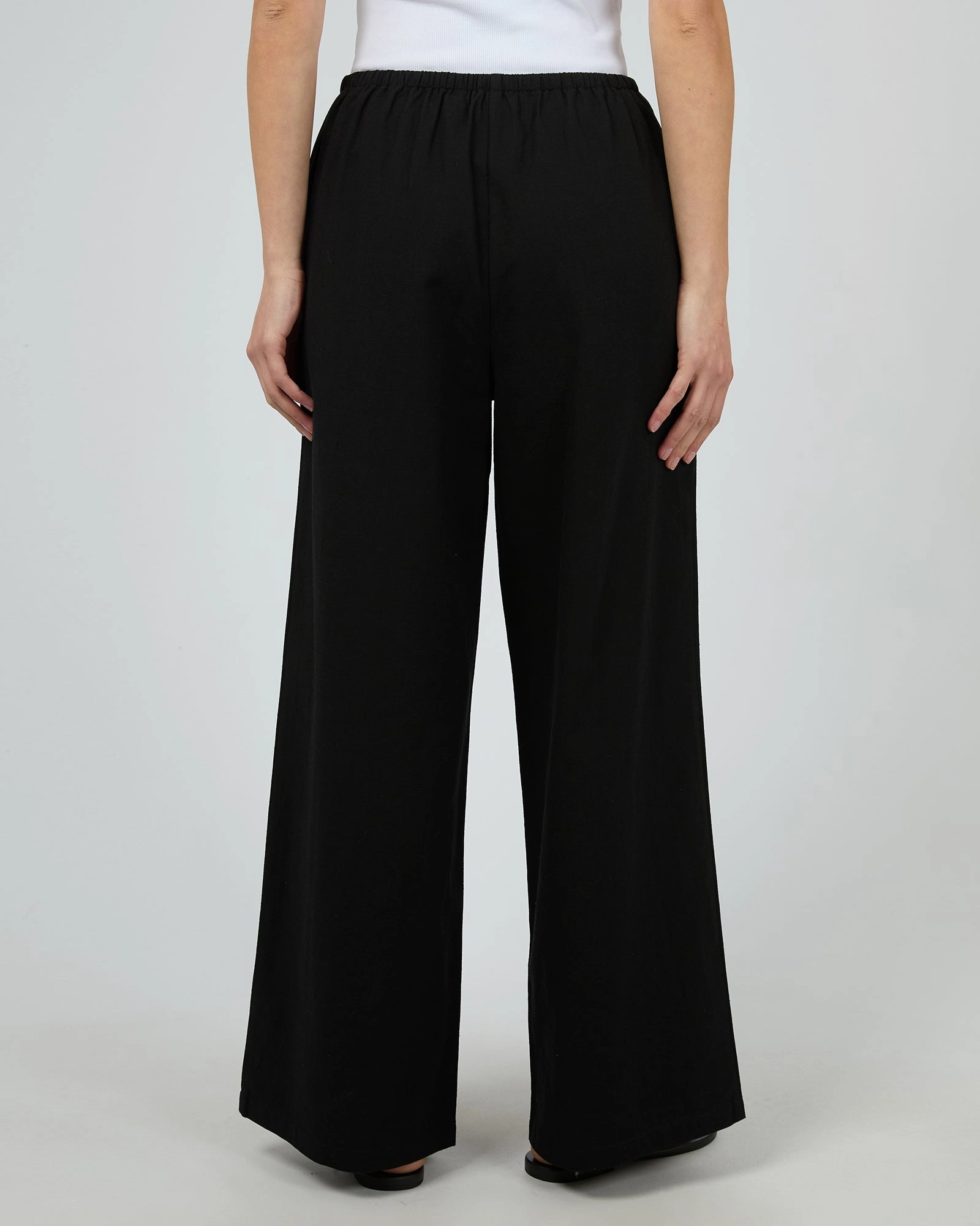 Reflective details Body Contour Silent Theory Willa Pant Black