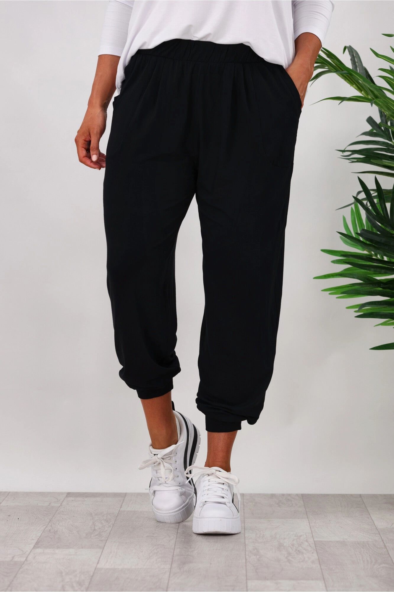 For Adults City Walk Betty Basics Paris Pants Black