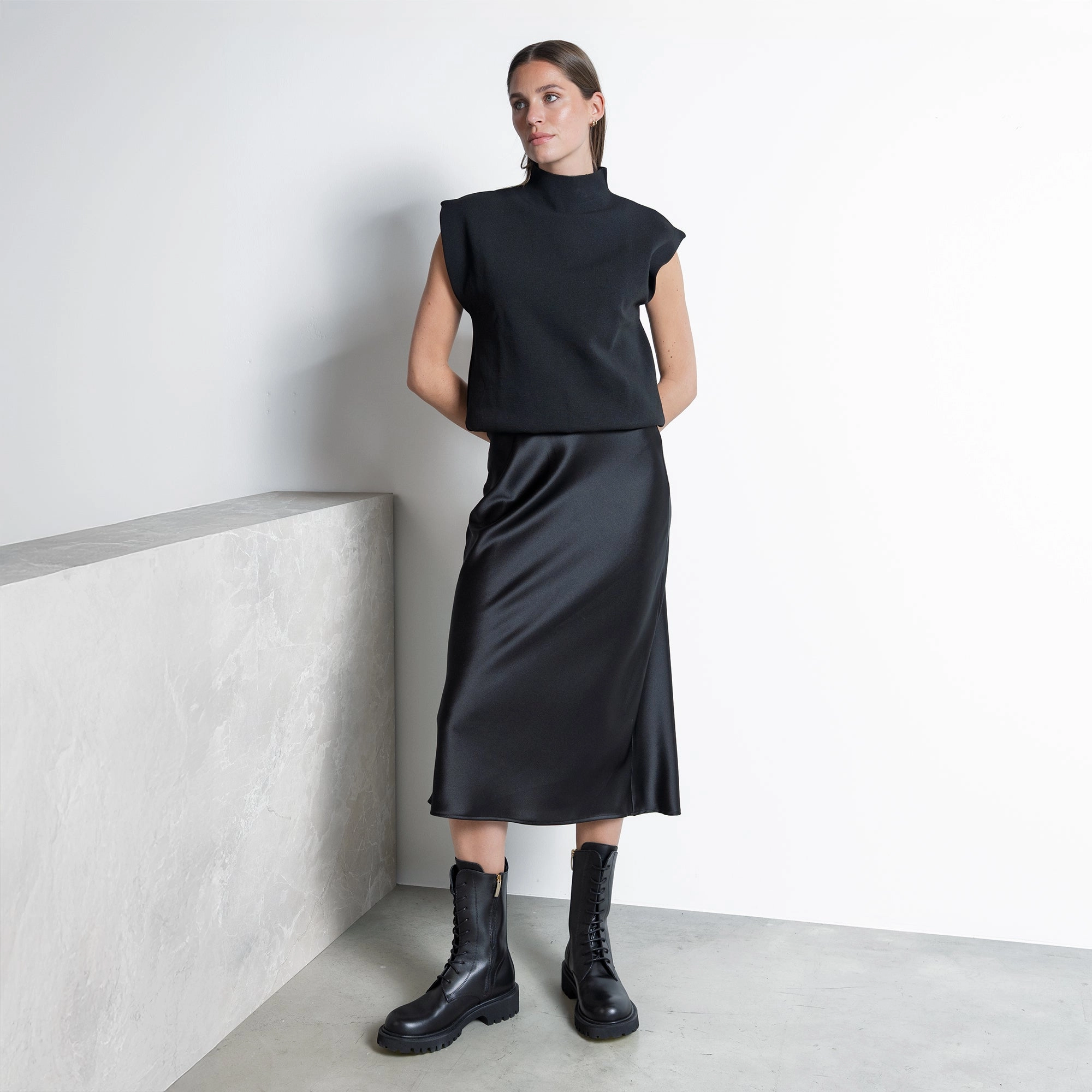 Vend?me Myrthe black calfskin leather lace up boots All Day Comfort collar