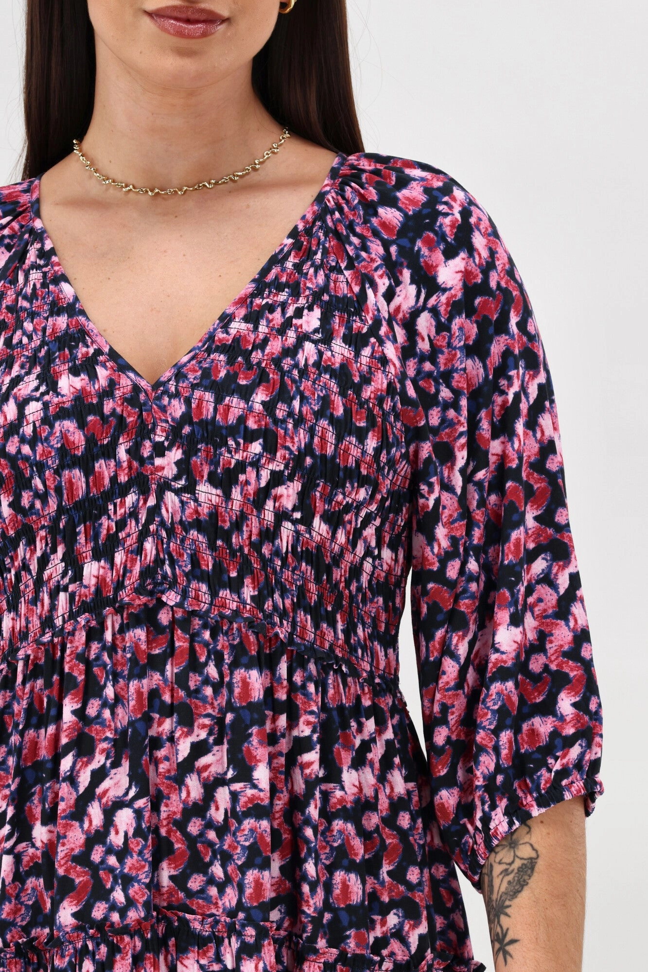 Metallic Finish Gloss The Label On Saddah Angle Shirred Bodice Dress Pink Abstract Print