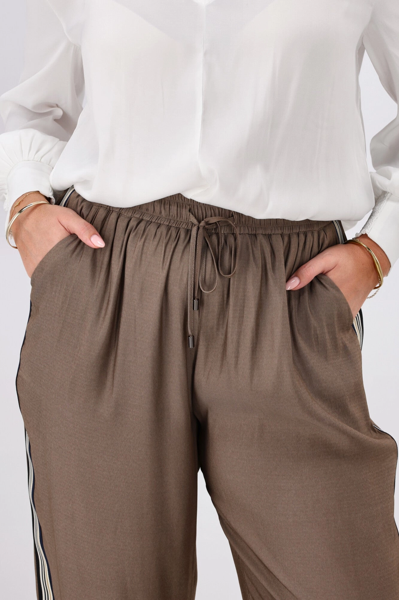 Gloss the Label Taylor Side Taped Wide Leg Pants Espresso Lightweight Comfort