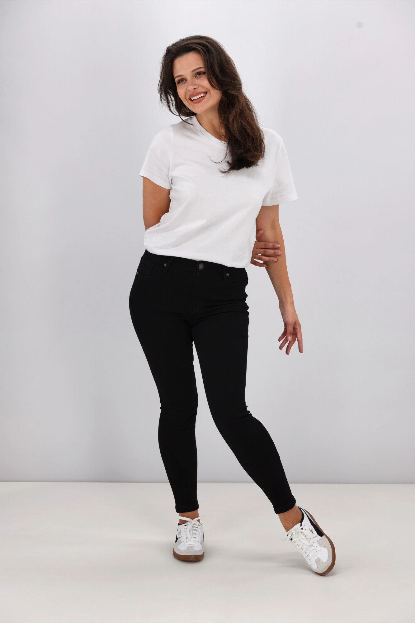 Gym Life Smooth Feel Wakee Denim Courtney Jean Black