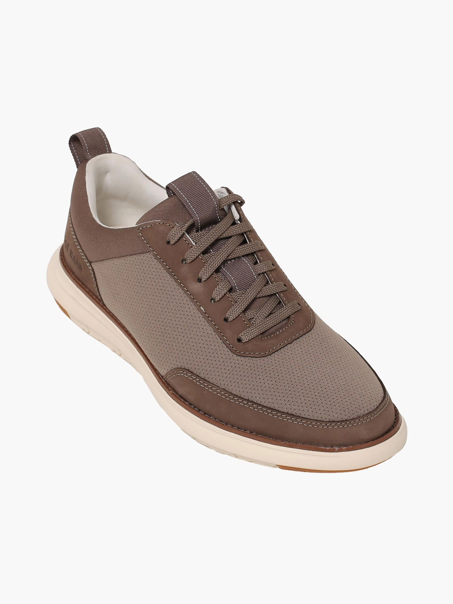 Seamless Interior Padding Aerodynamic Shape Grand Remix Sneaker Tan Leather