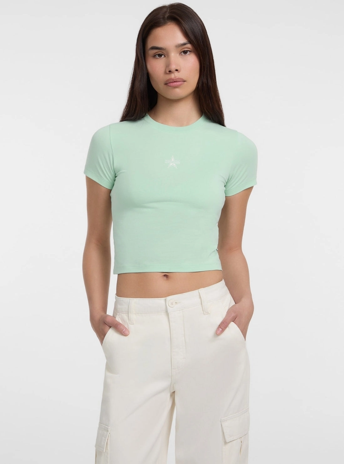 Guess Jeans Crew Green Star Cropped T-Shirt TurtleneckDesign UltraLightweight