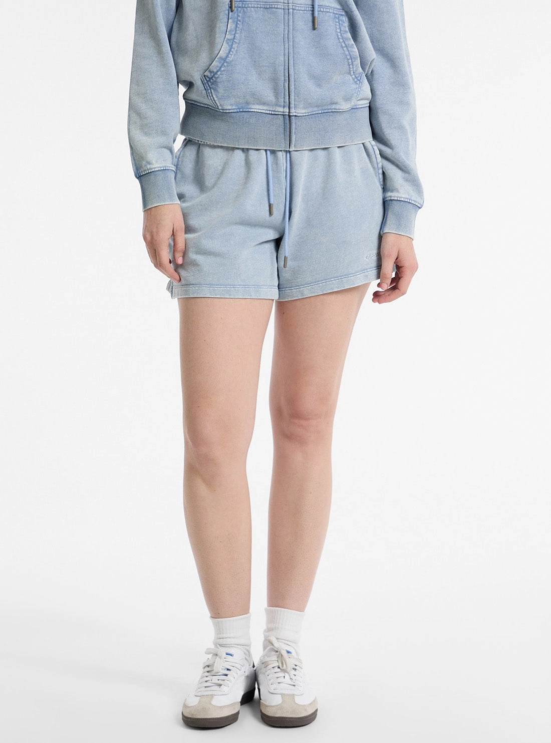 Outfit Formula Guess Jeans Eco Blue Regular Embroidered Shorts