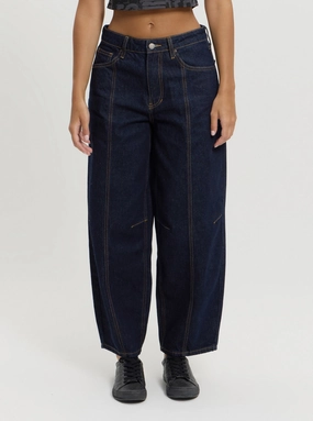 Effortless Design Chic Essentials Guess Originals Black Tapered Baggy Jeans