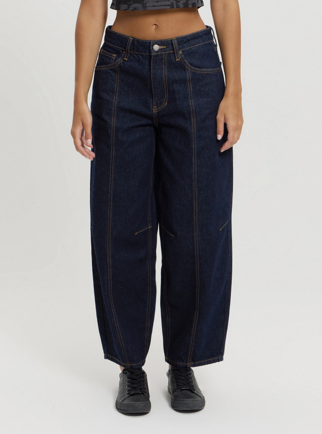 Universal Favorite Quality Staple Guess Originals Black Tapered Baggy Jeans