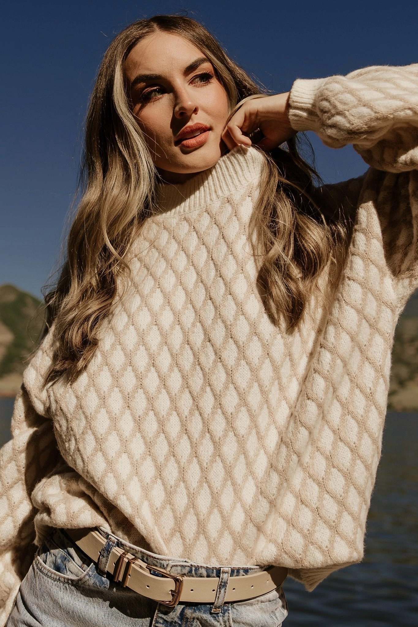 Light Stretch Wear All-Weather Comfort Hendrix Diamond Knit Sweater | Taupe