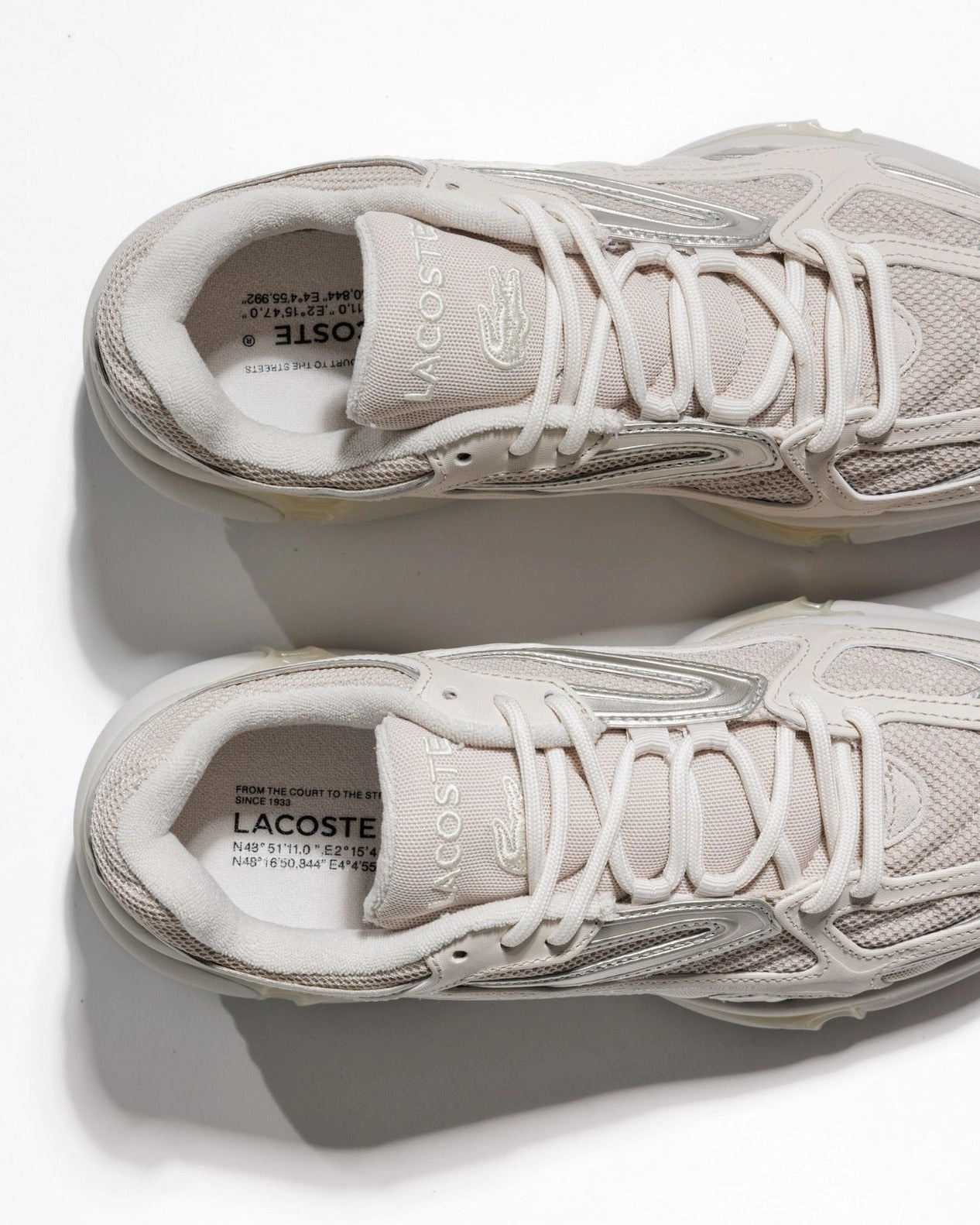 L0032k24 Off Wht Off wht mesh Auxetic Knit Ergonomic Heel Counter