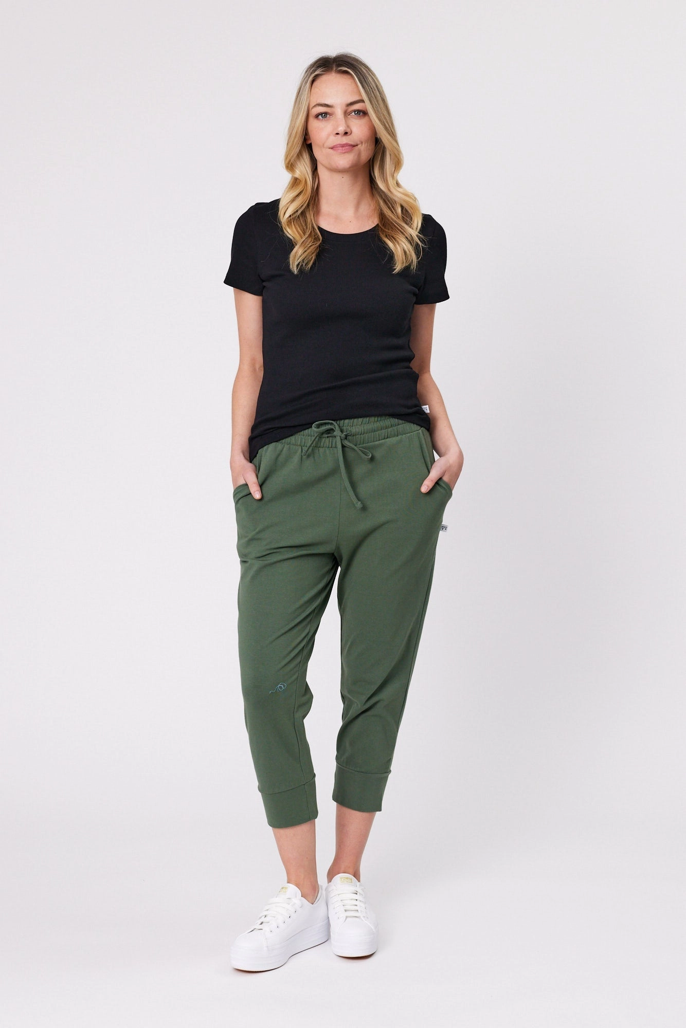 Shine On Essentials Cotton Elastane 3/4 Jogger Khaki Smooth Seam Technology