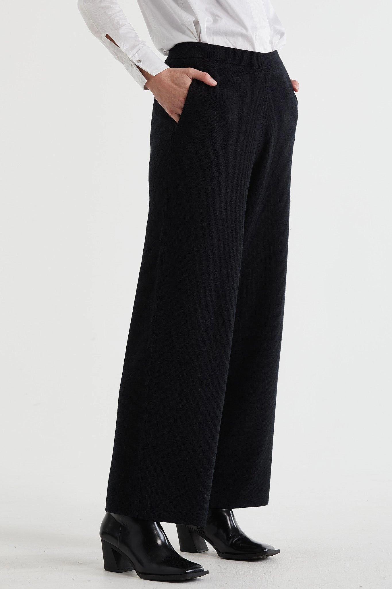 Core Support Flex Movement LD and C - LC7170 Milano Pant