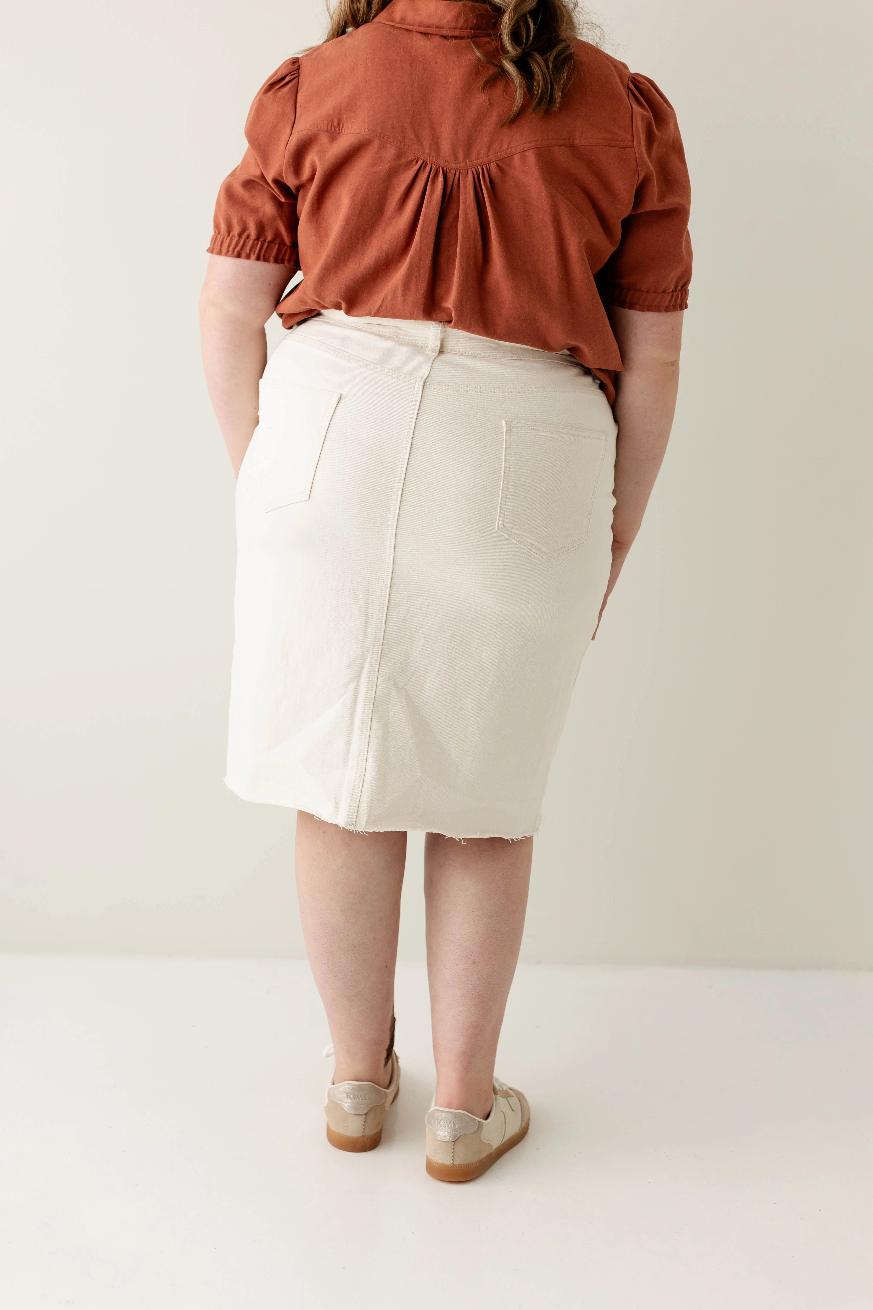 Non Slip Waist Functional Detail 'Parker' High Waist Raw Edge Denim Skirt in Alabaster