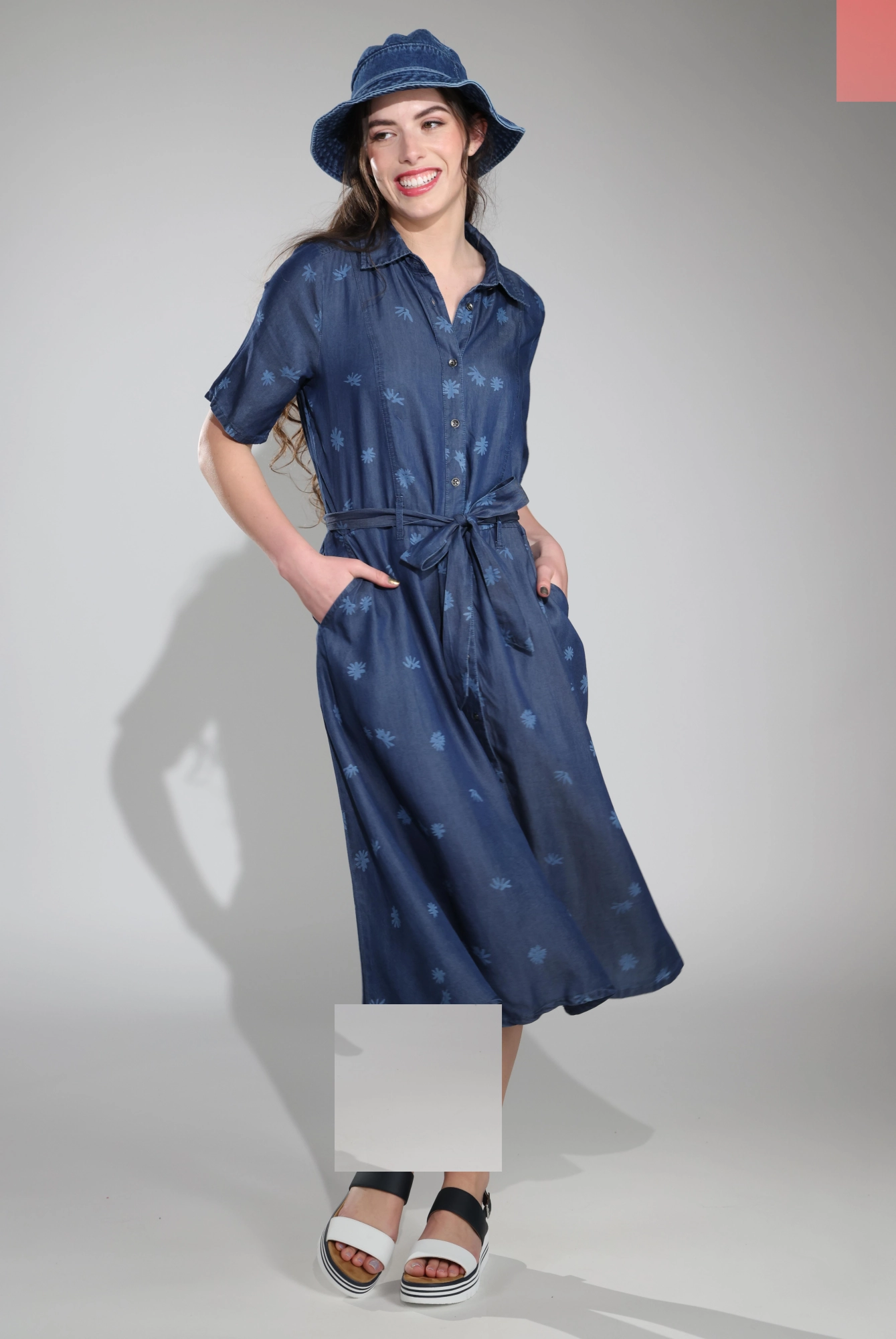 Trend Glow Silky Movement Dress | Chalk Daisy | 6646C1