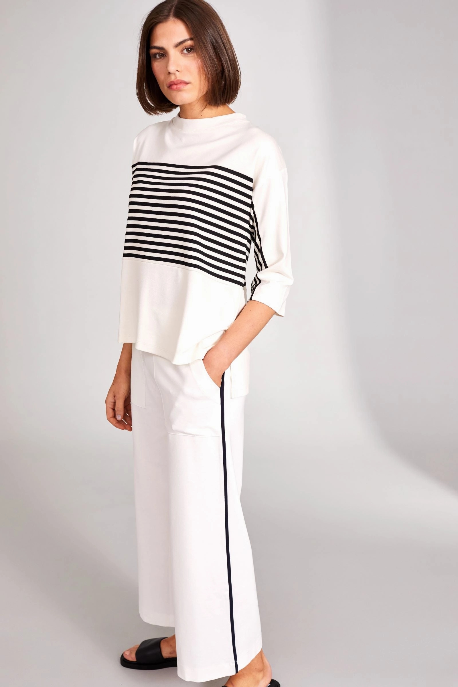 tailored look Core Movement Peruzzi - S24205 Side Stripe Trouser