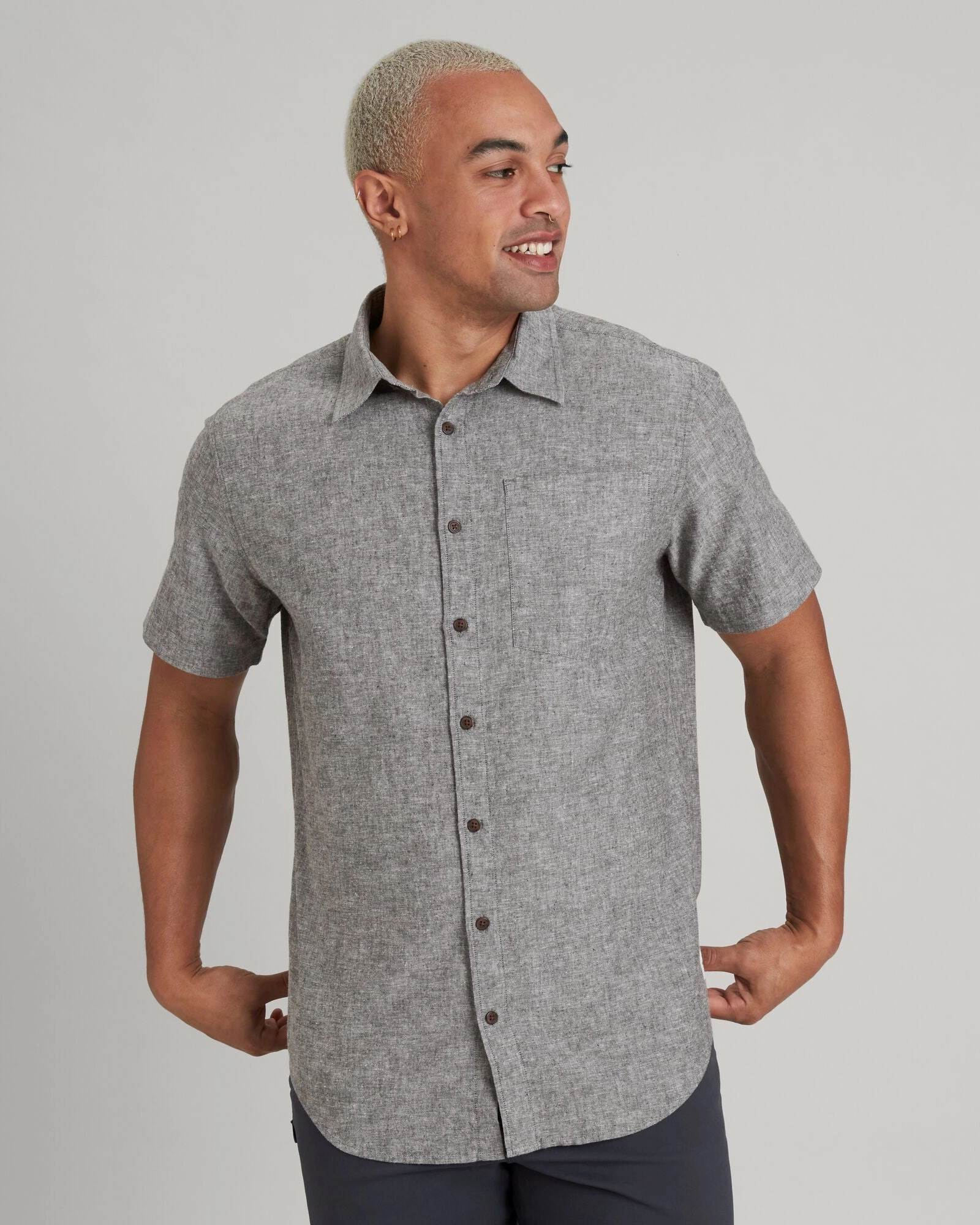 Button-up Travel Essential Men's Flaxton Short Sleeve Shirt - Stingray Chambray