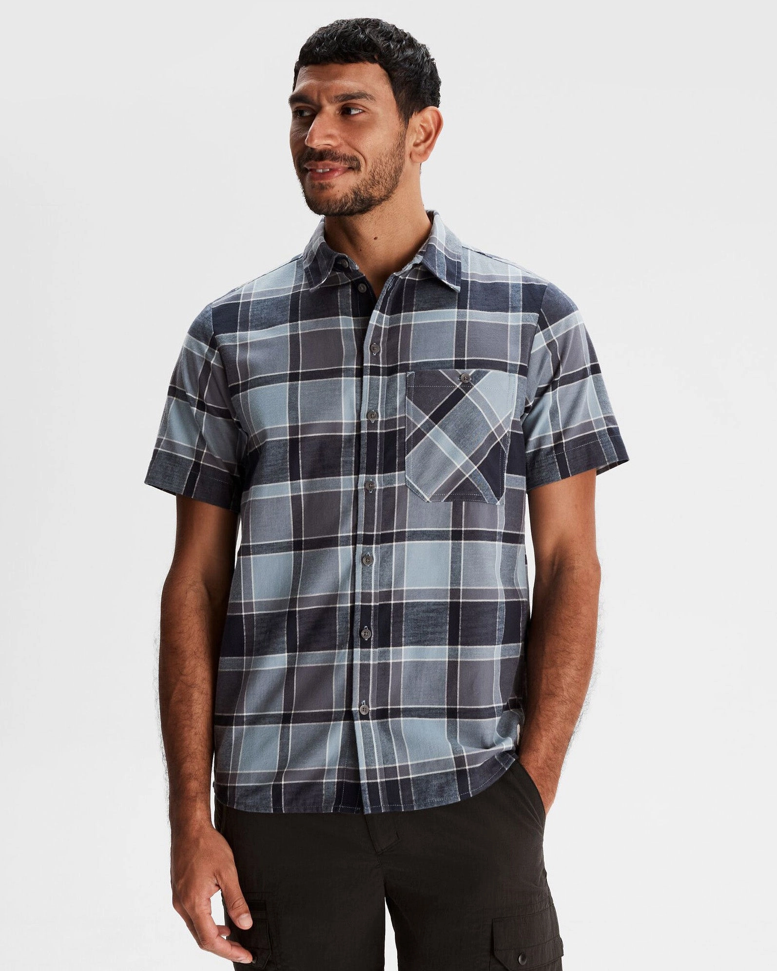 Handcrafted Detail Smooth Seam Finish Men's Fyfe Short Sleeve Shirt - Mid Navy Plaid